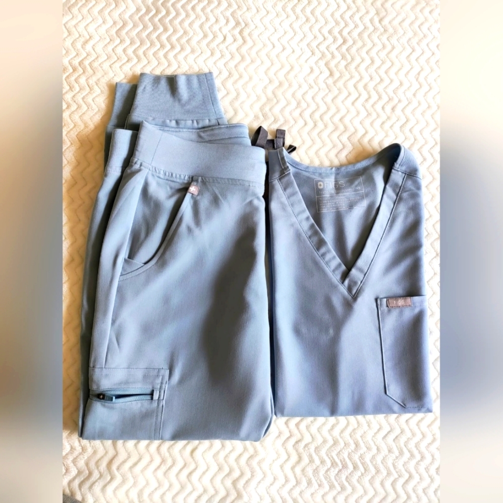 FIGS SCRUBS TOP